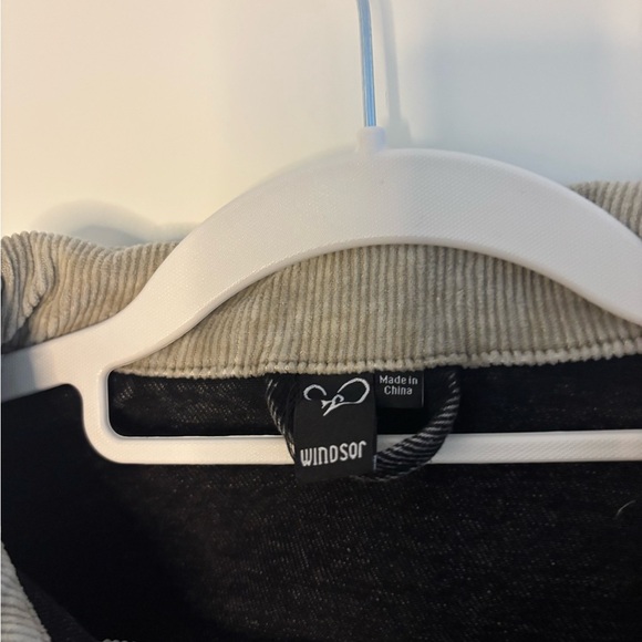 Windsor Black Denim Jacket with Cream Collar - Picture 4 of 7